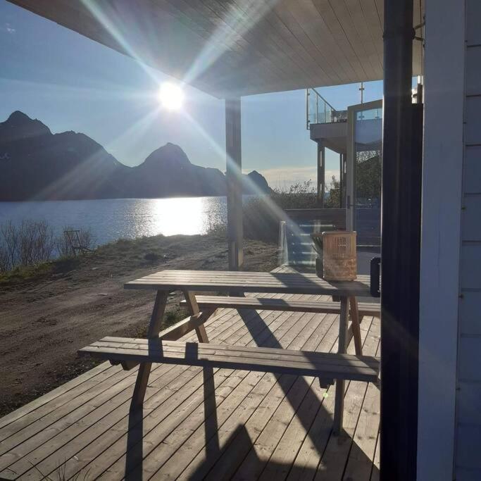 Senja, Husoy I Senja. Leilighet Med Utsikt Over Fjord Og Fjell Tofta Exteriér fotografie